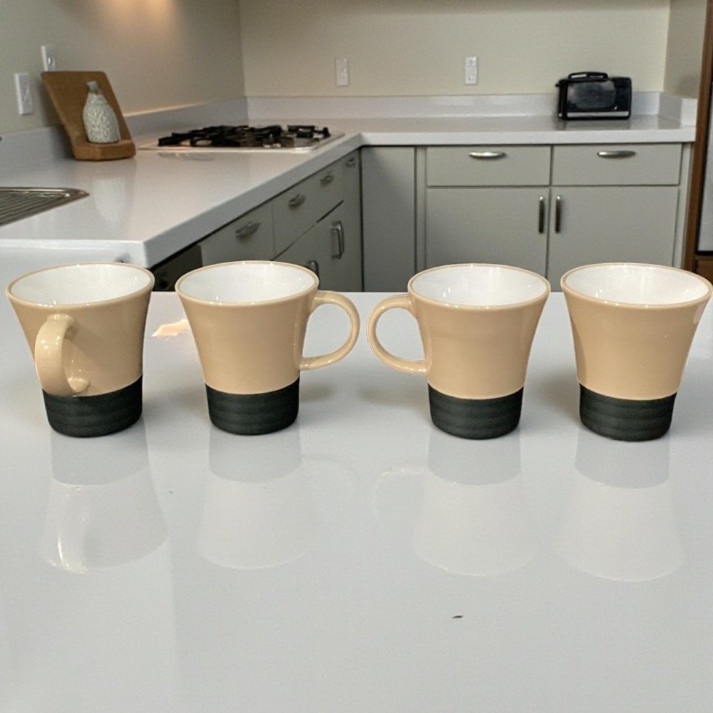 Pfaltzgraff Radius Coffee Cups,‎ Set of 4, Vintage Two-Tone Mugs, Drinkware